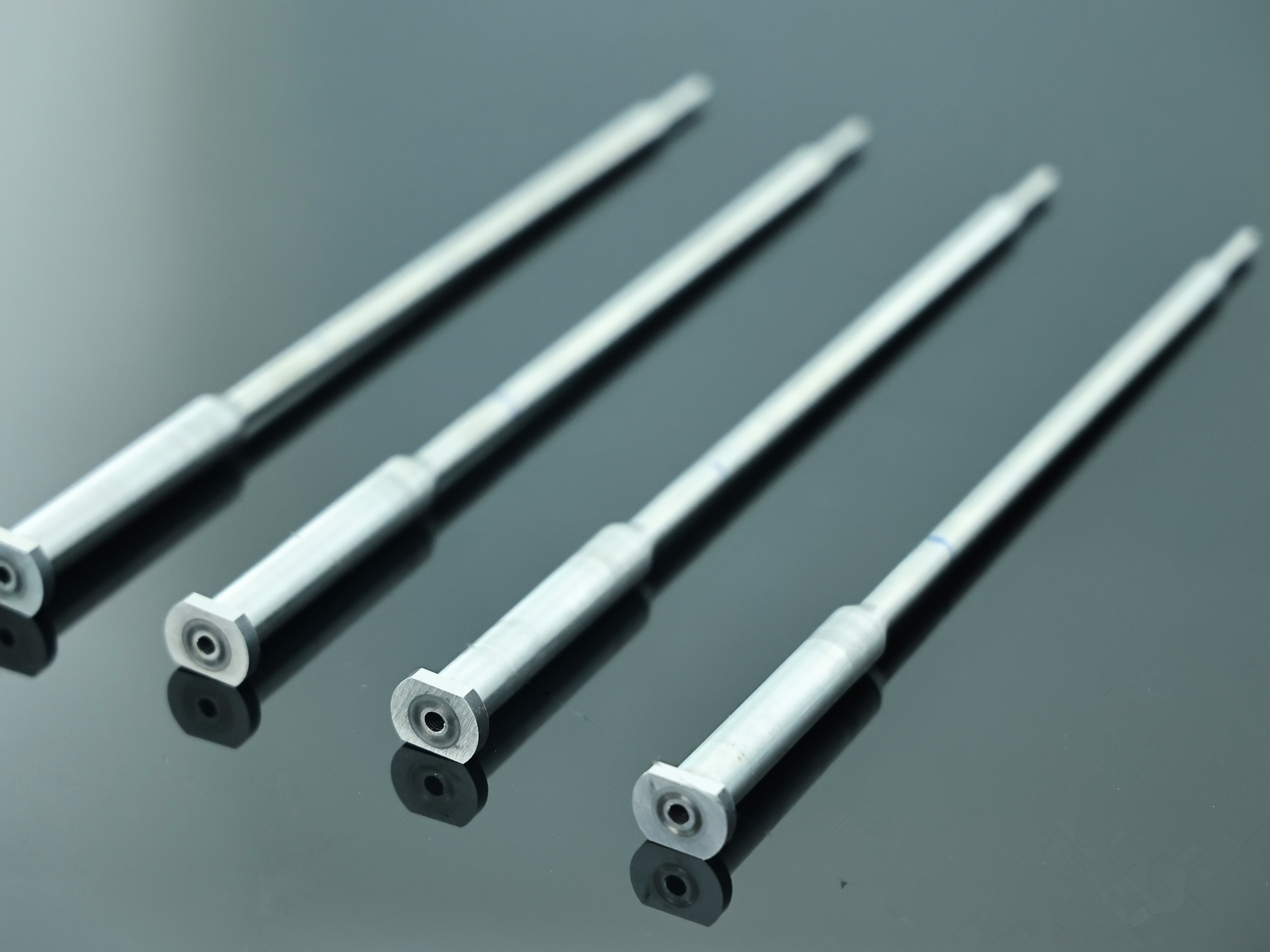 注塑模具頂針發(fā)展趨勢(shì)：<i style='color:red'>智能化</i>與高精度成焦點(diǎn)—致高遠(yuǎn)